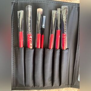 New: Never used Smashbox Camera Ready Eyebrush set in Glossy Black Organizer